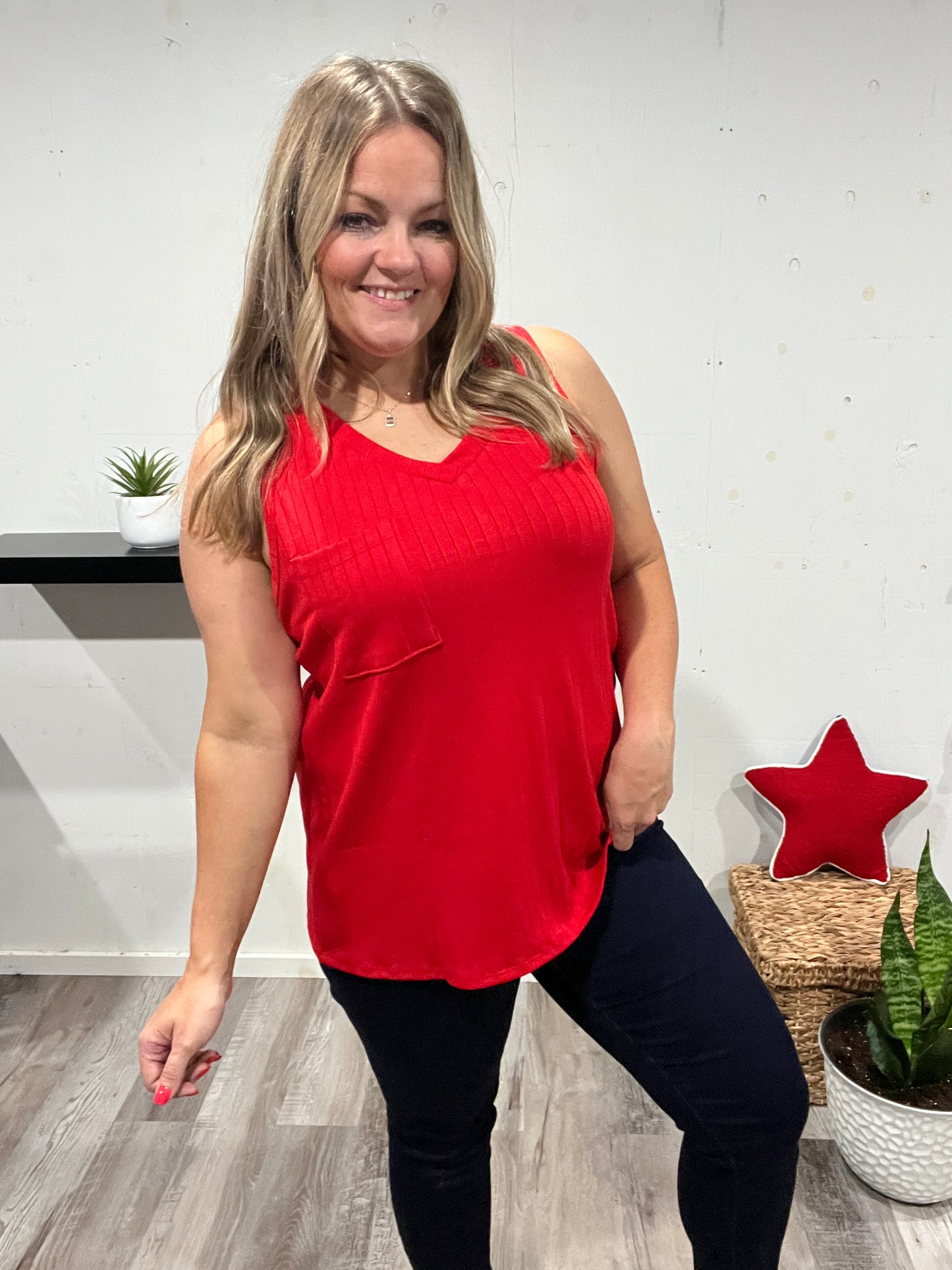 🤍Classic Fit Red Ribbed Tank