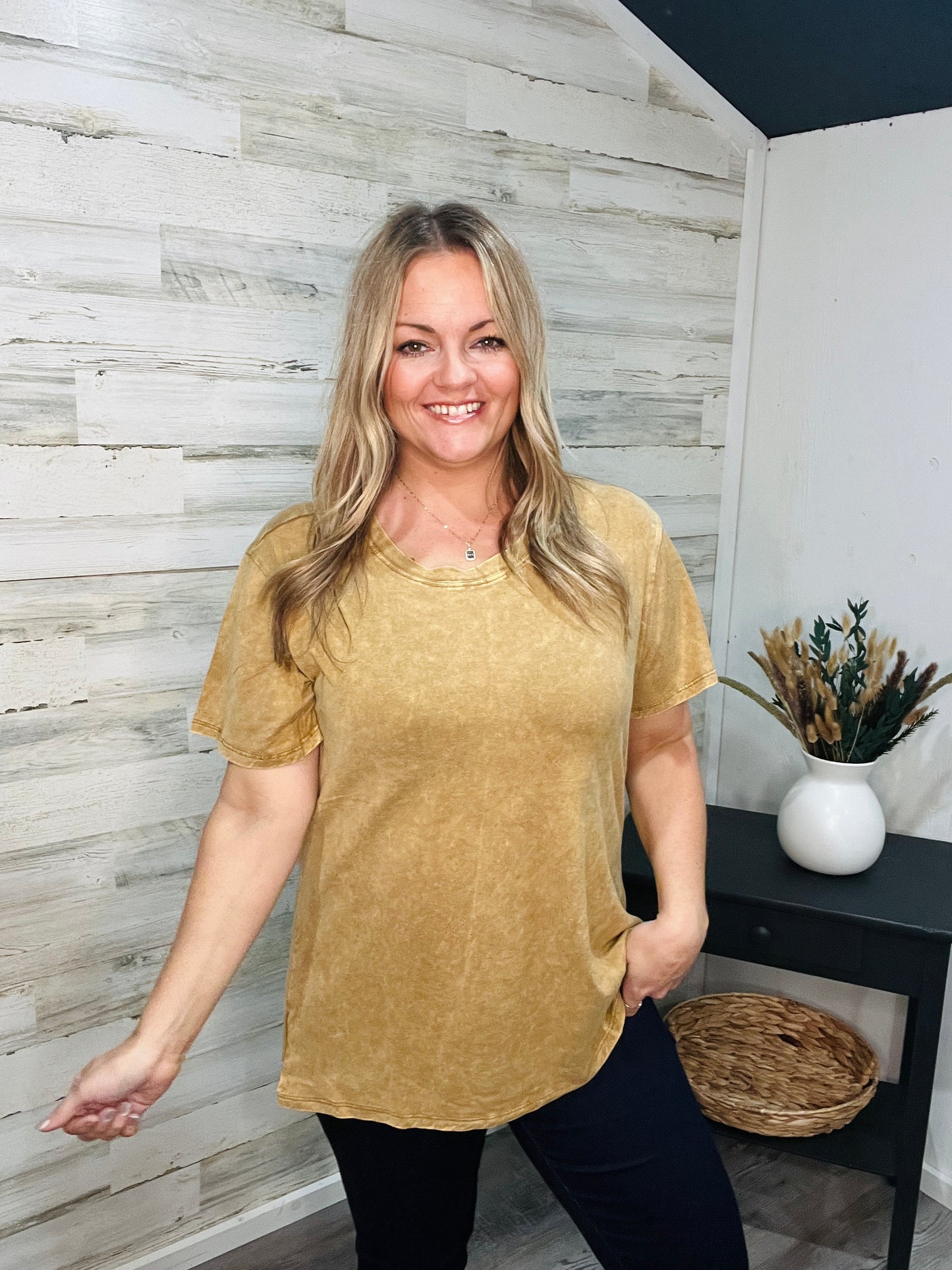 🤍Golden Caramel Washed Tee