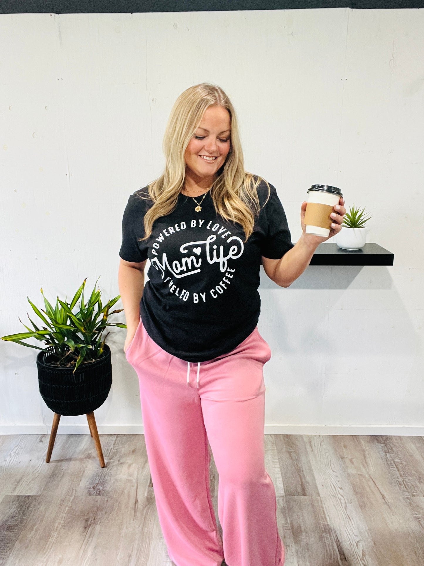 🤍Mom Life Comfy Graphic