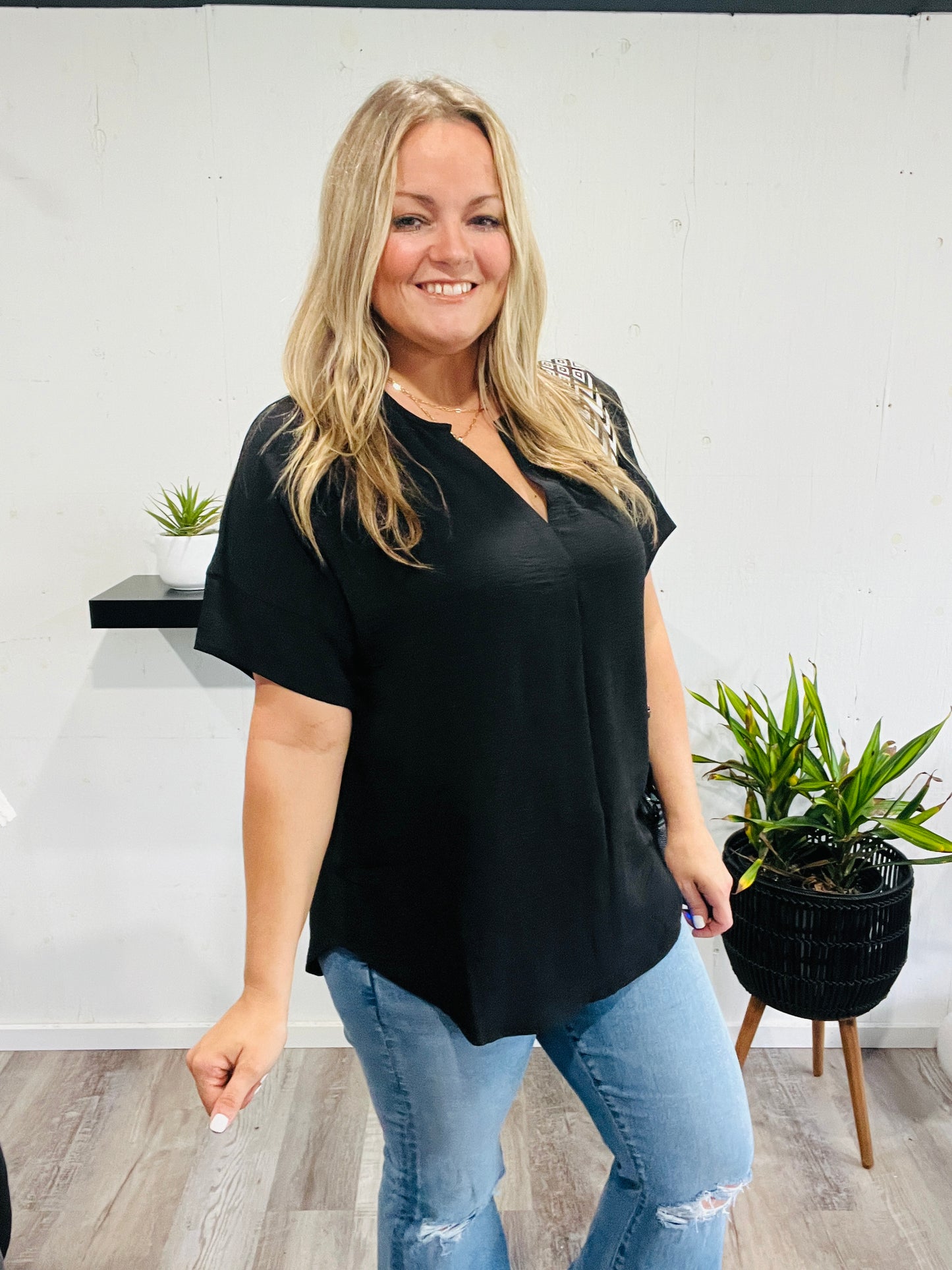 π€ "RESTOCK" Ebony Woven Blouse