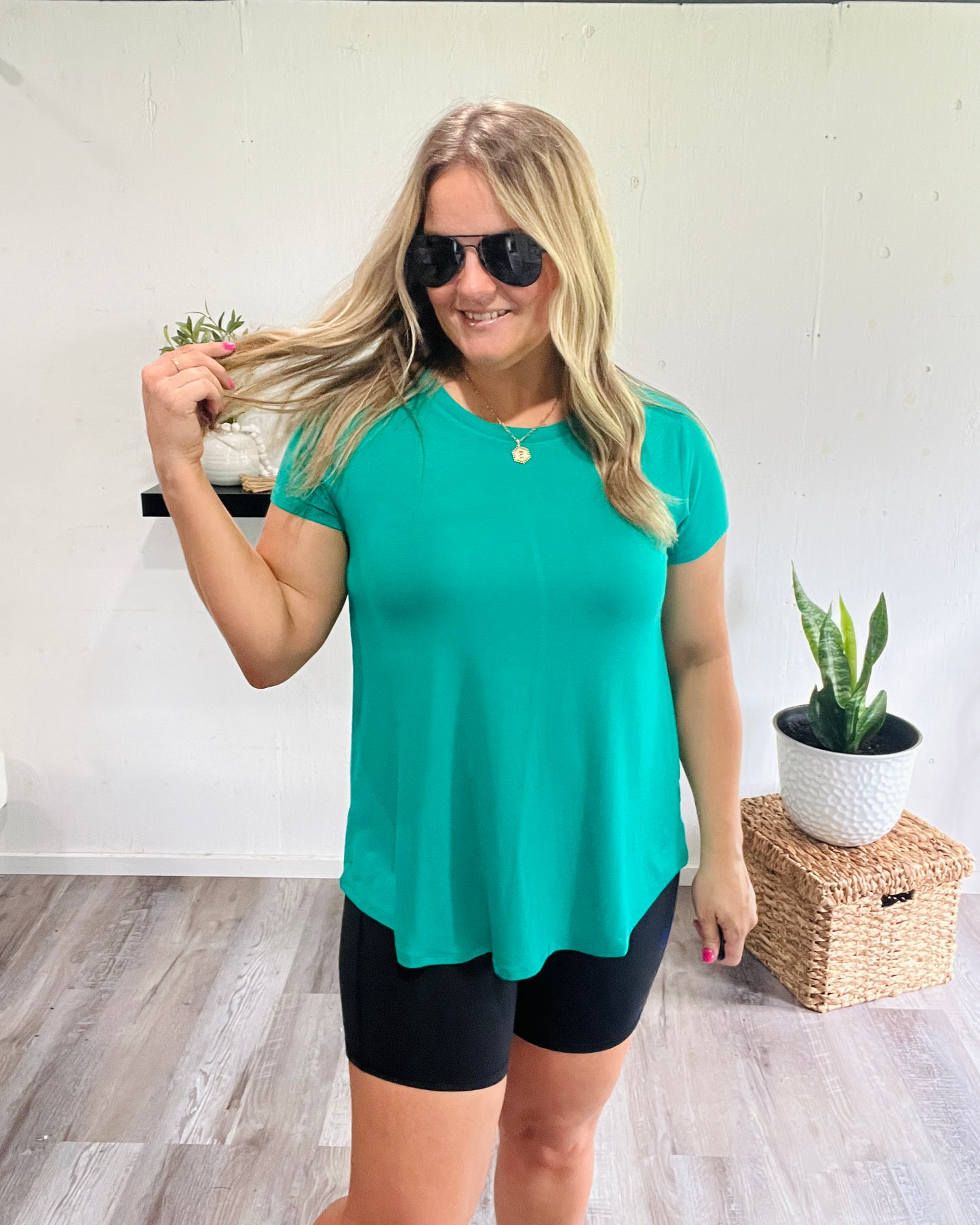 🤍Basic Beauty Flowy Tee