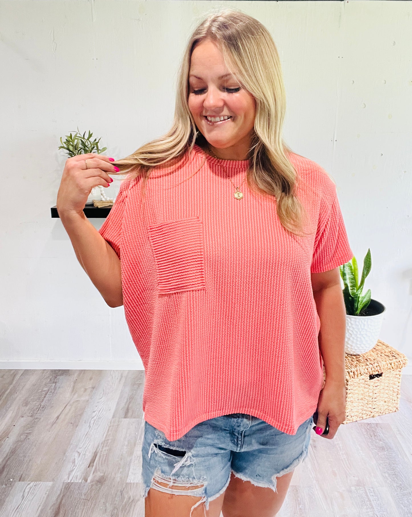 🤍Classy Coral Ribbed Tee