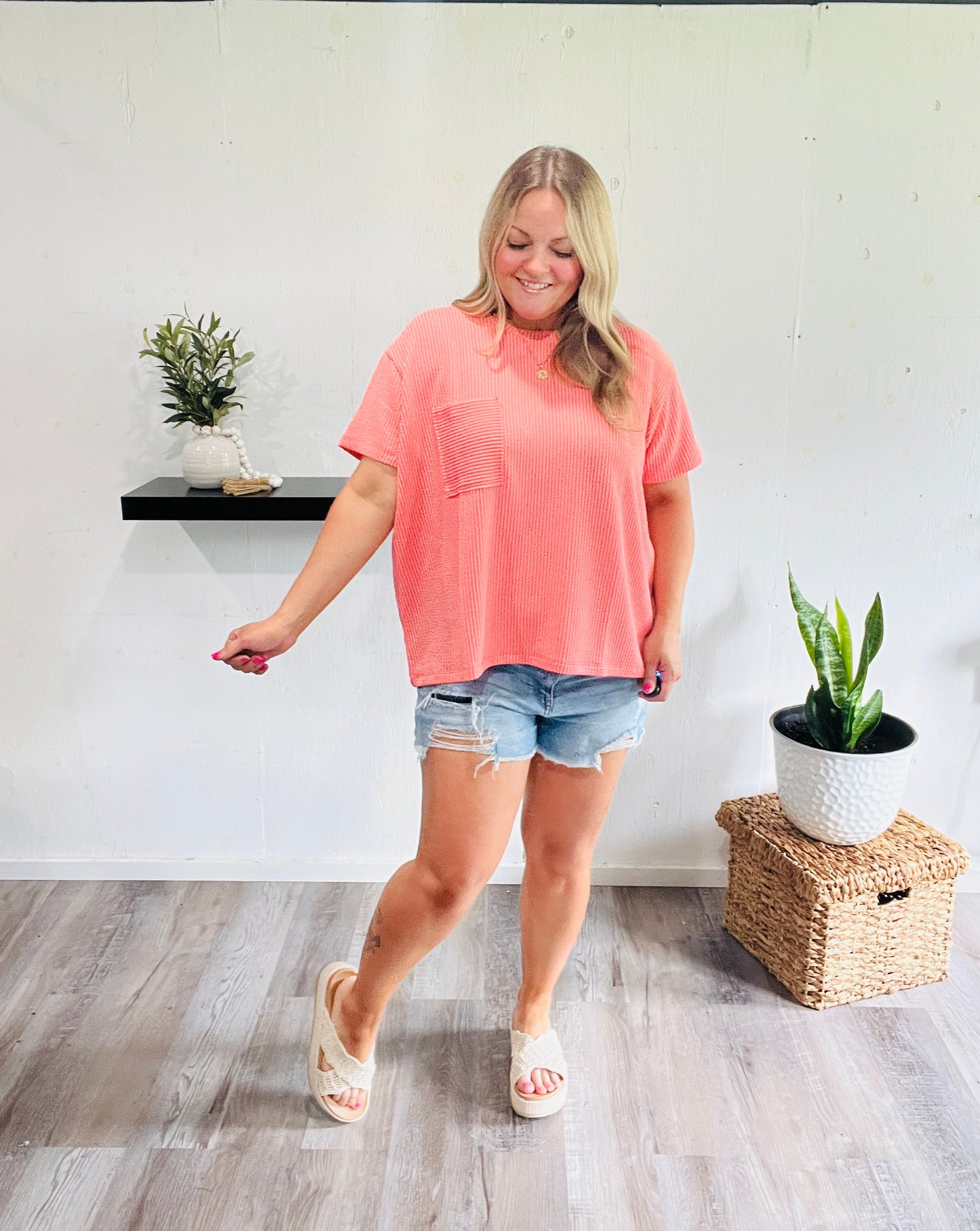 🤍Classy Coral Ribbed Tee