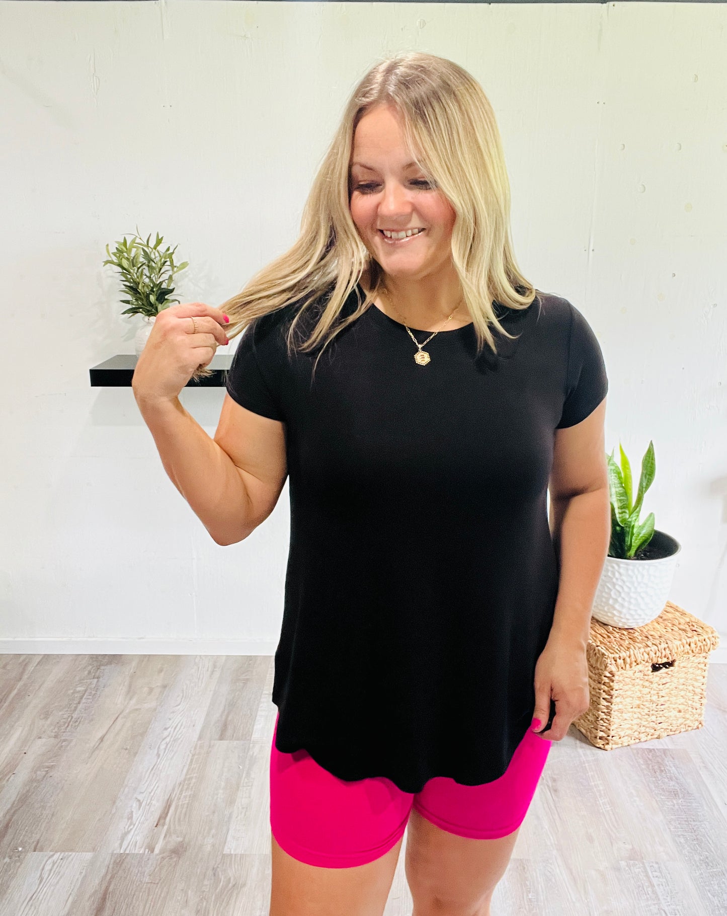 🤍Basic Beauty Flowy Tee