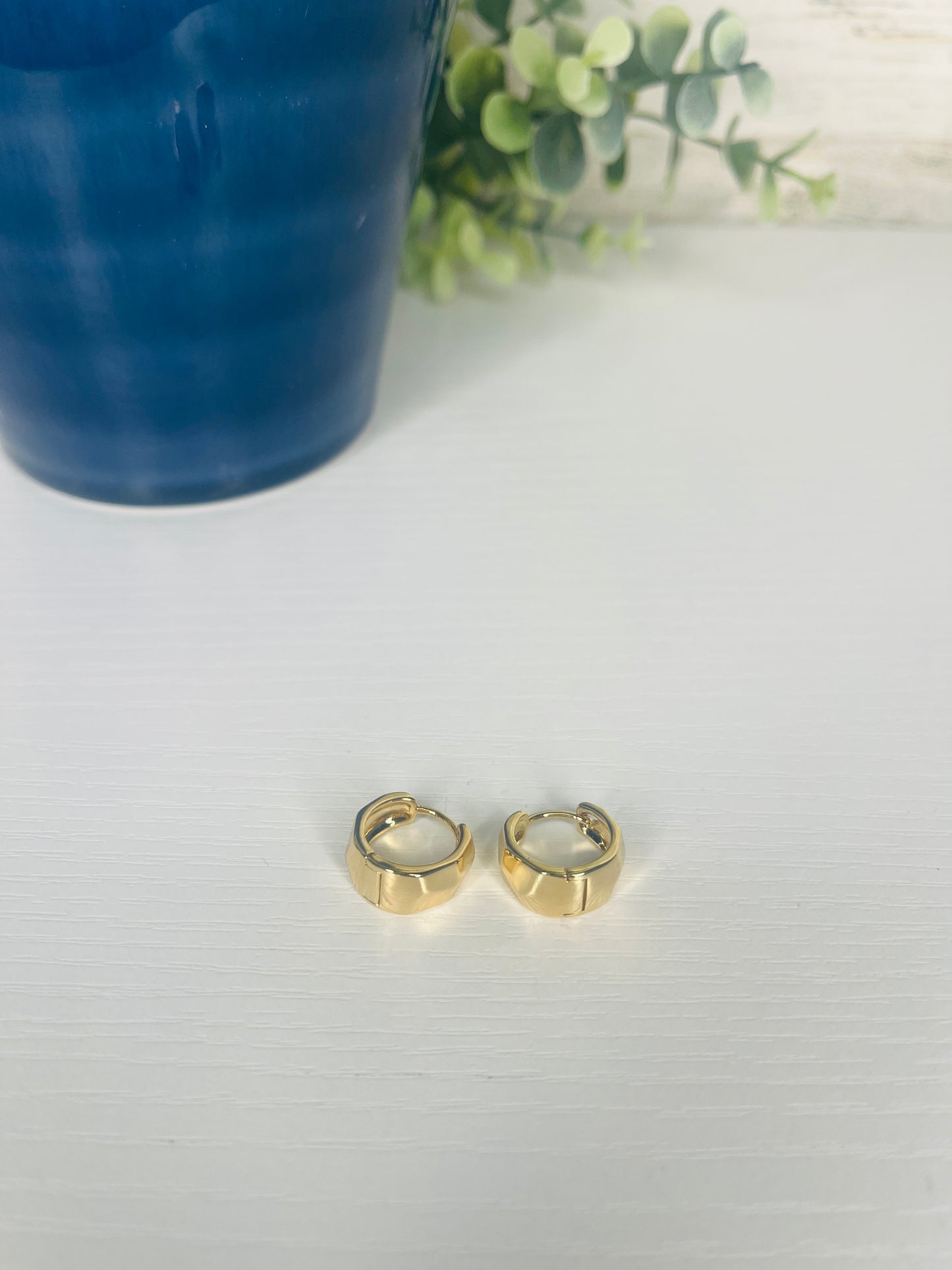 Golden Hammered Huggie