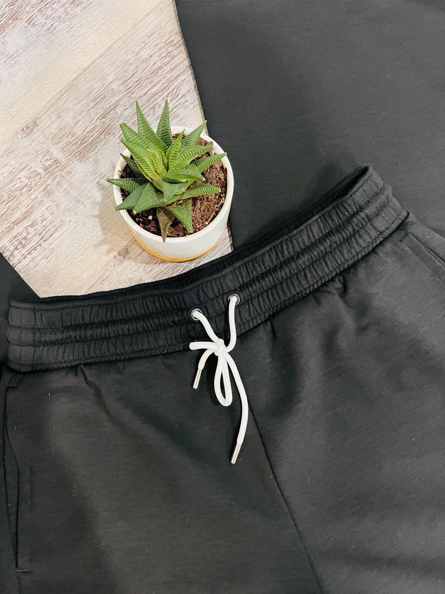 🤍 Live In Black Drawstring Sweatpants