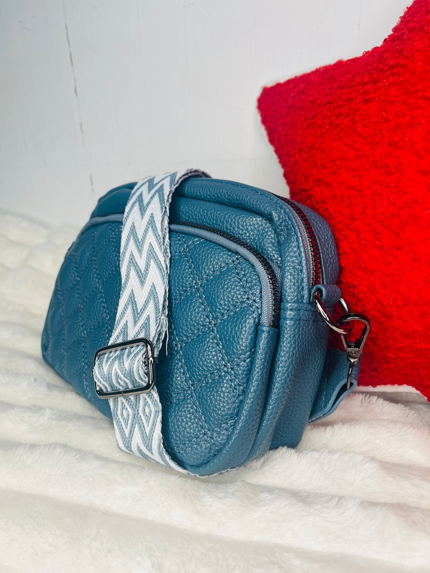 🤍Dusty Blue Quilted Crossbody