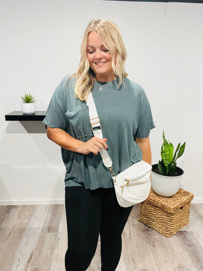 🤍Classy Pearl White Bum Bag