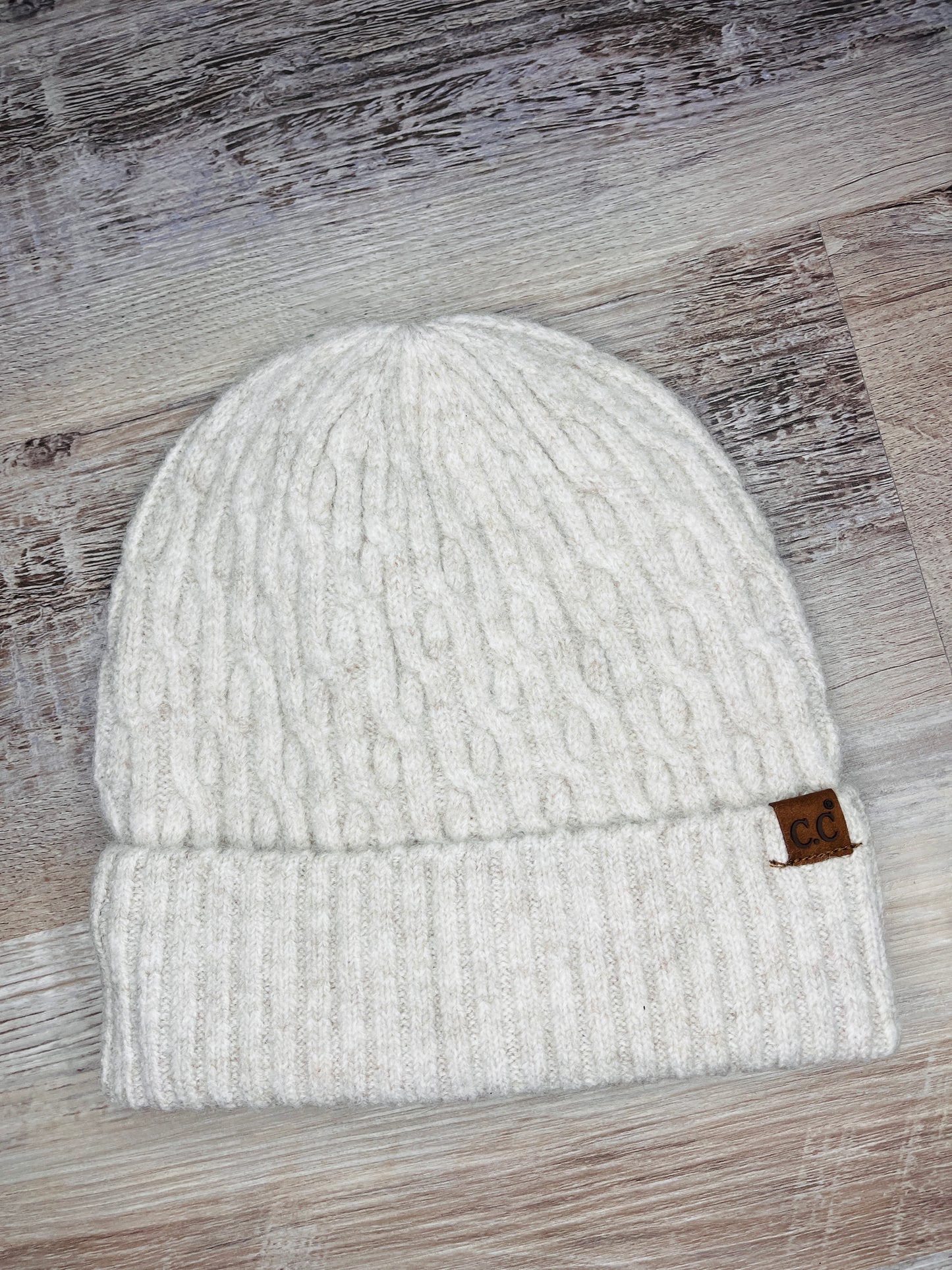 🤍 Oatmeal Cable Cuff Beanie