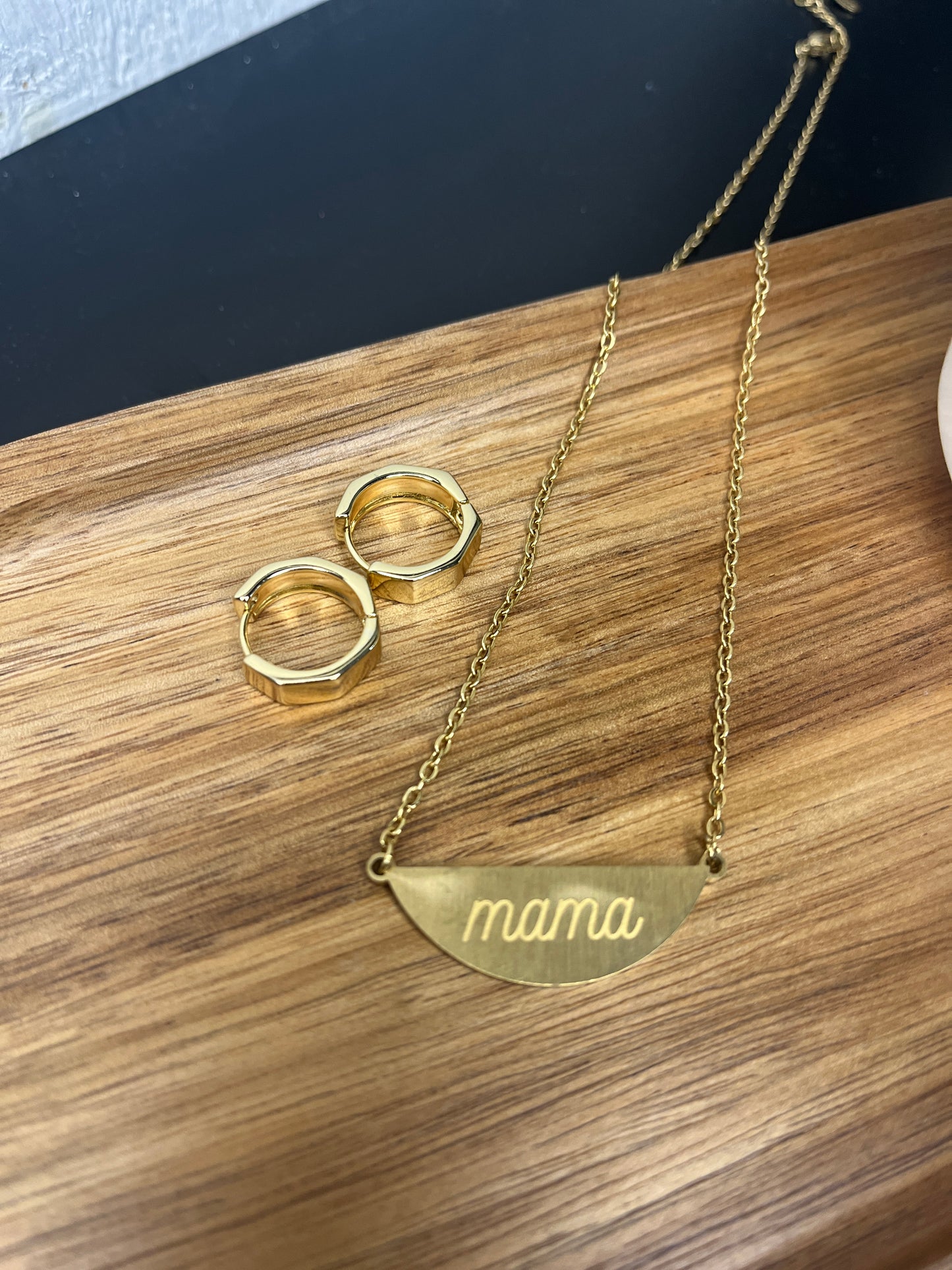 🤍 Hamilton Sphere Necklace