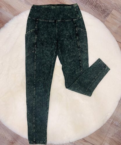 🤍 Hunter Green Acid Wash Leggings