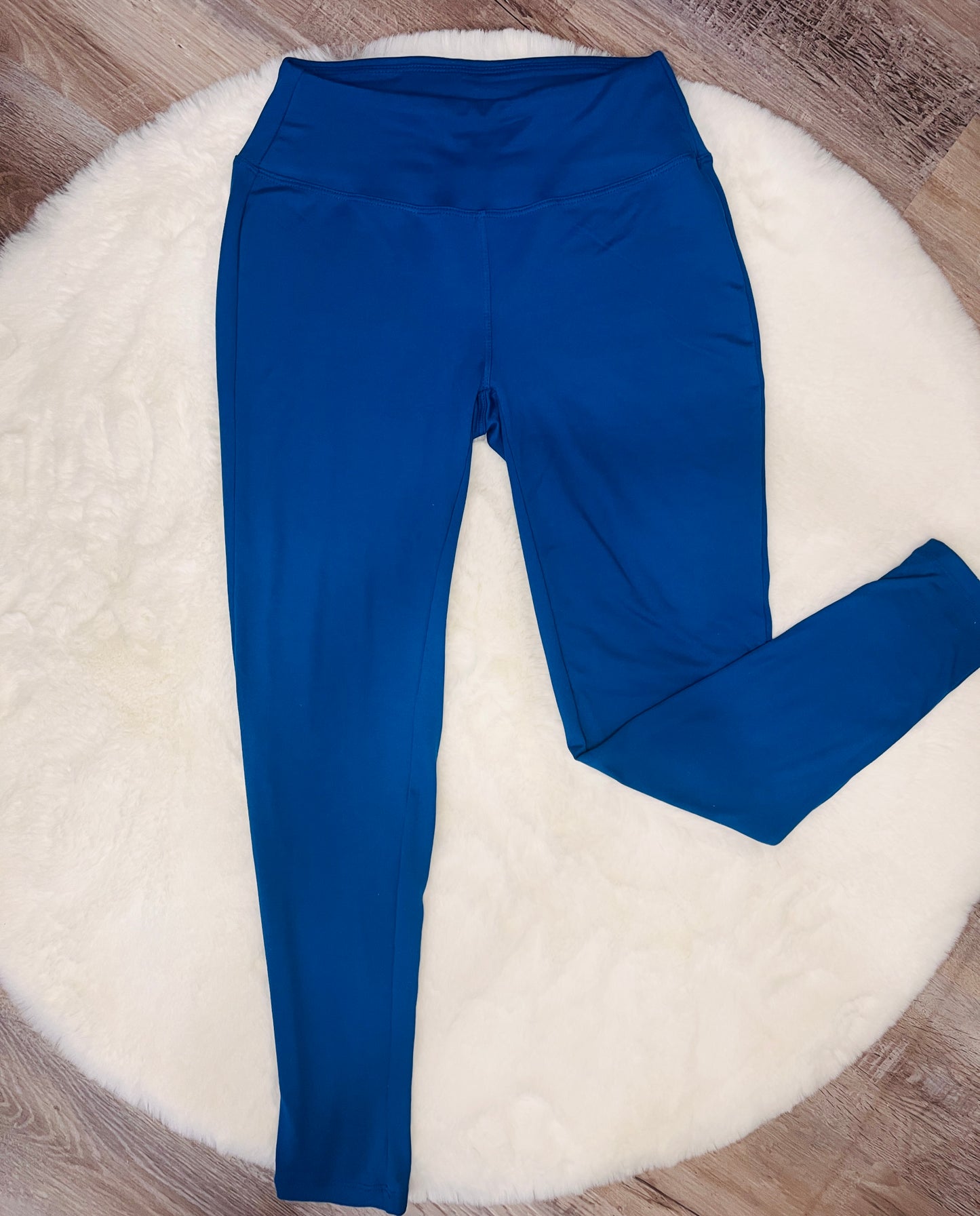 🤍 Buttery Soft Royal Leggings