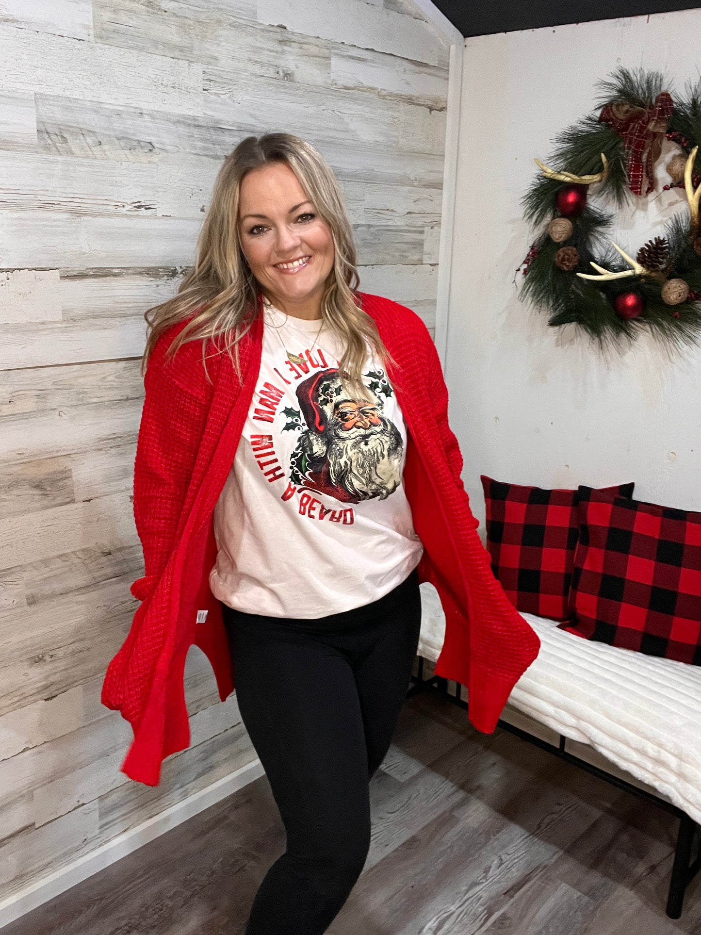 🤍 Santa "I Love A Man With A Beard" Tee