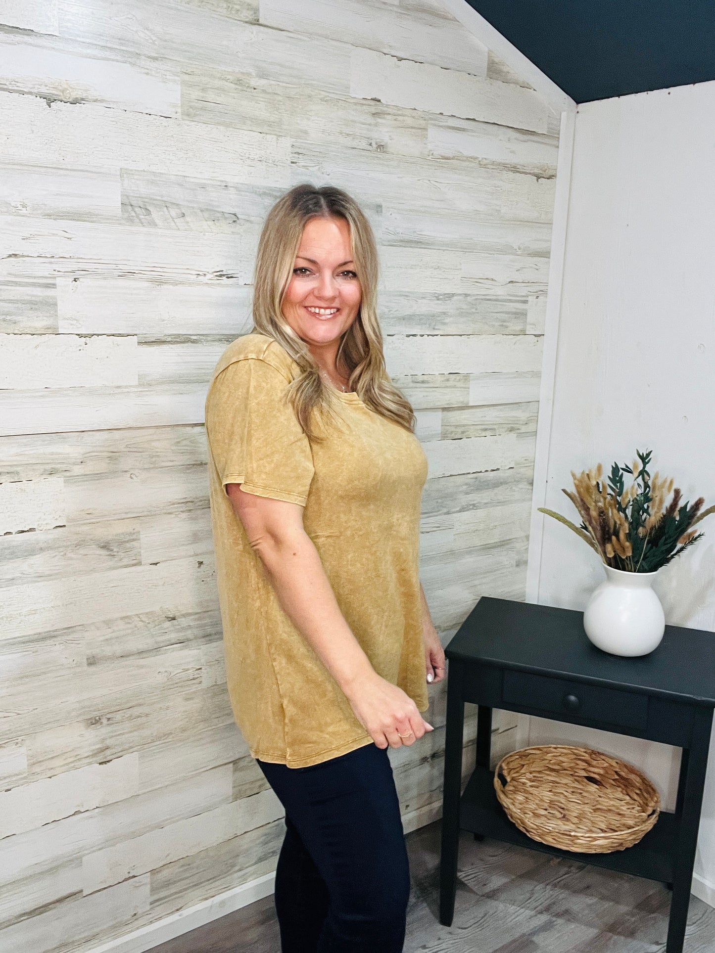 🤍Golden Caramel Washed Tee