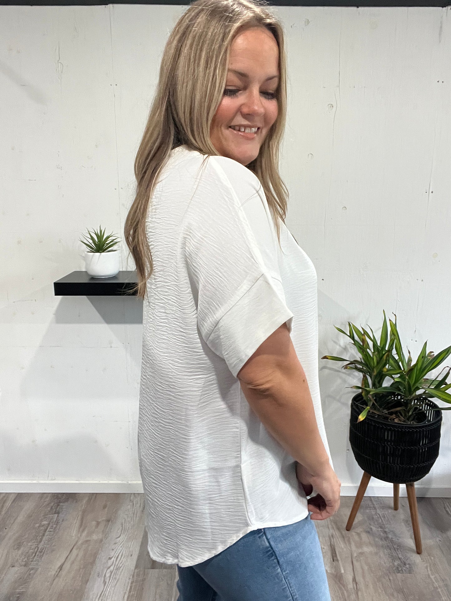 🤍 Spring Lily Woven Blouse