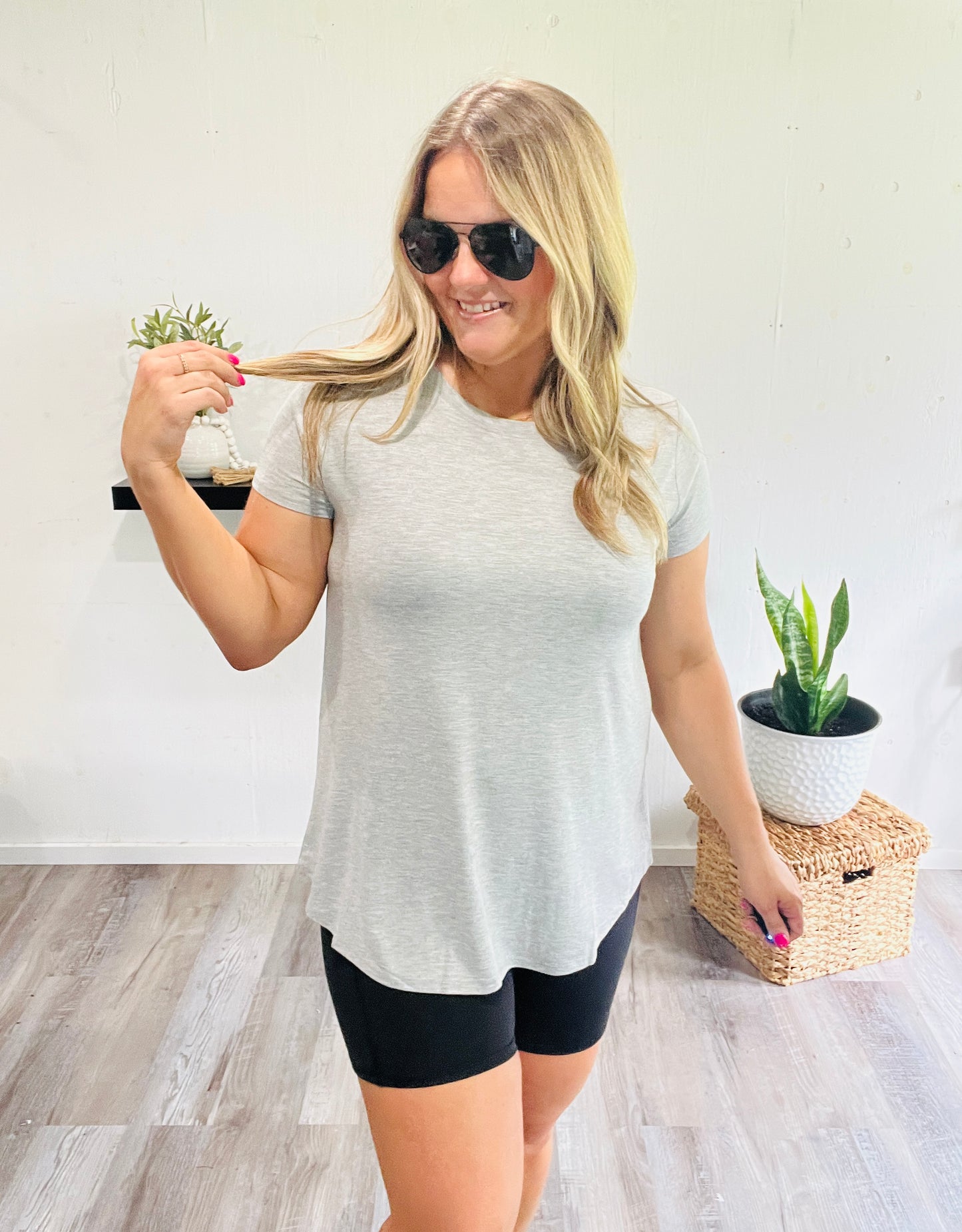 🤍Basic Beauty Flowy Tee