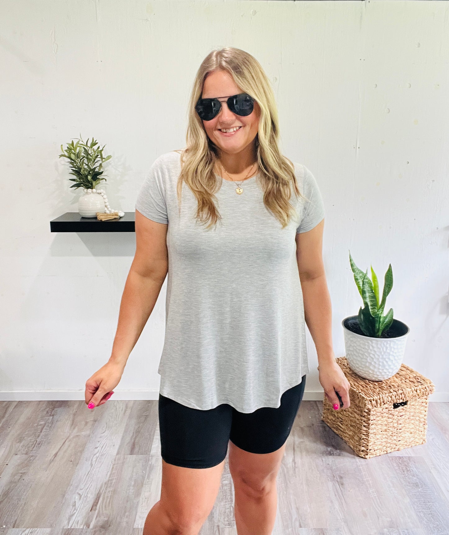 🤍Basic Beauty Flowy Tee