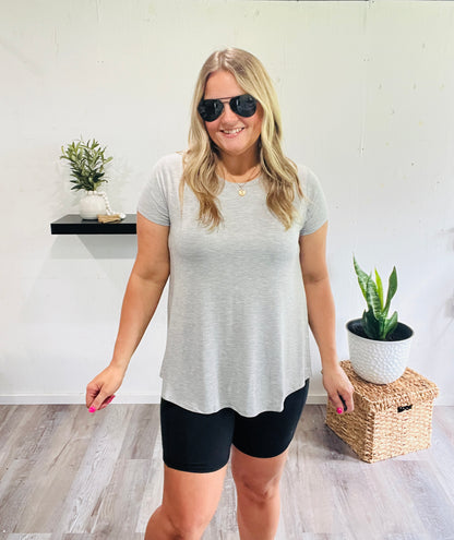 🤍Basic Beauty Flowy Tee