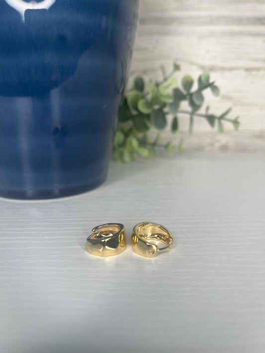 Golden Hammered Huggie